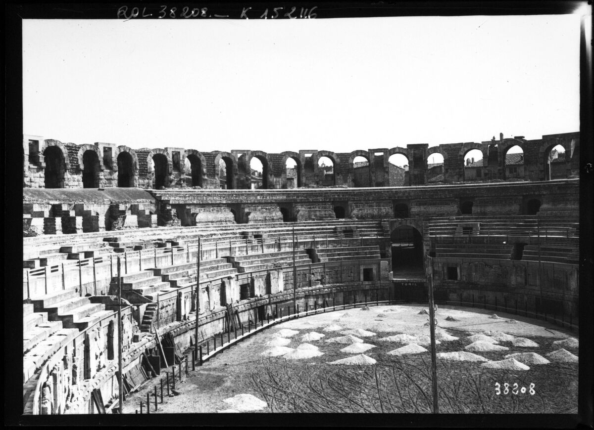Arènes d'Arles : [photographie de presse] / [Agence Rol]
