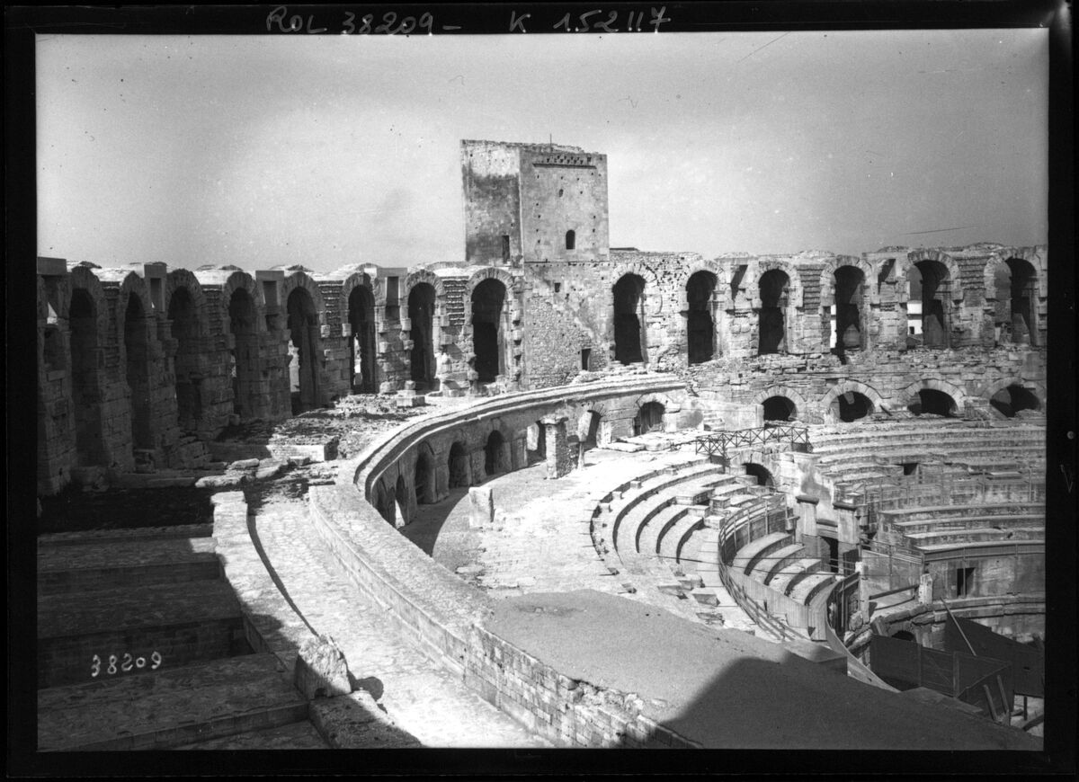 Arènes d'Arles : [photographie de presse] / [Agence Rol]