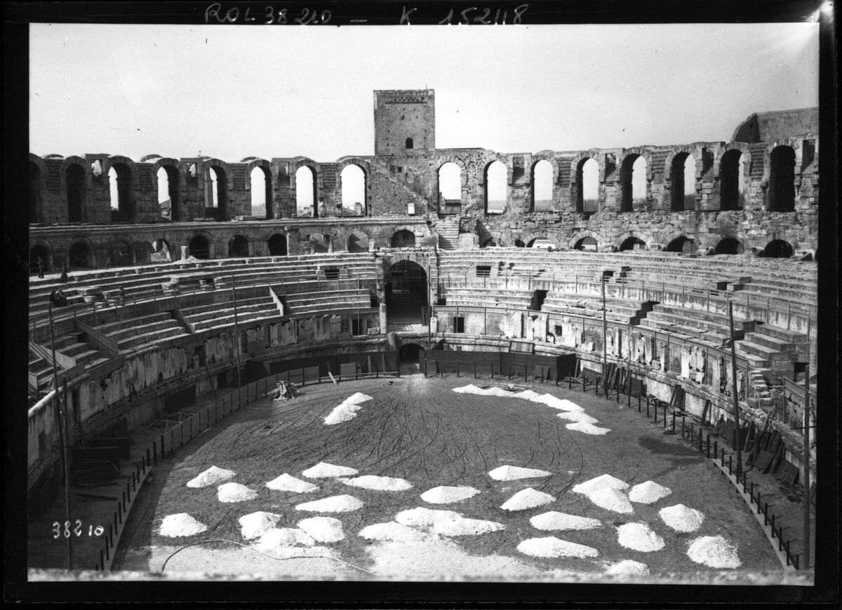 Arènes d'Arles : [photographie de presse] / [Agence Rol]