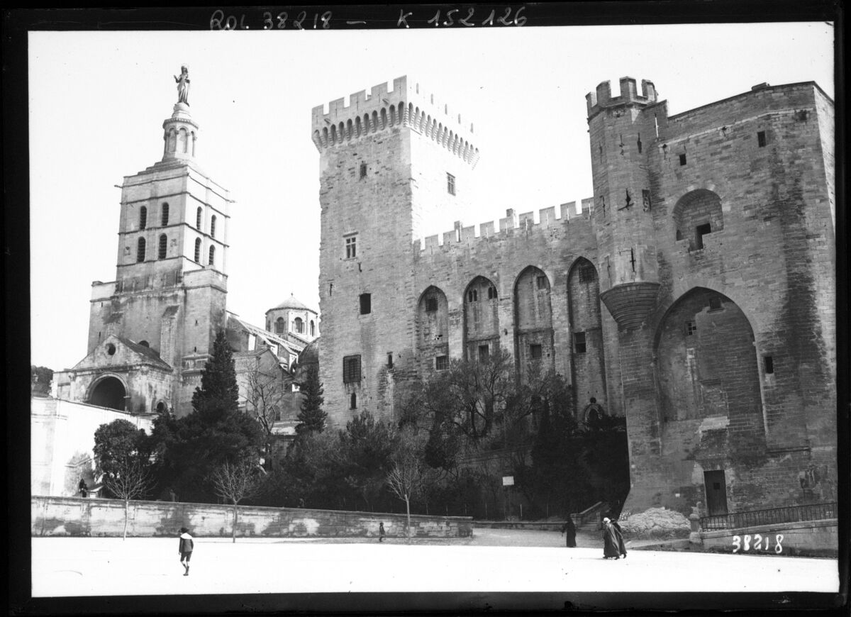 Avignon, le château des Papes : [photographie de presse] / [Agence Rol]