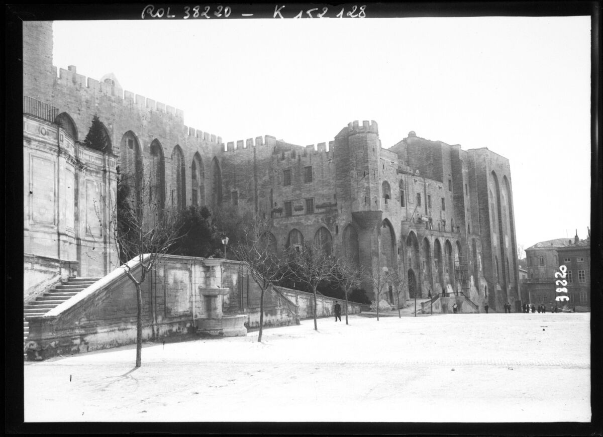 Avignon, le château des Papes : [photographie de presse] / [Agence Rol]