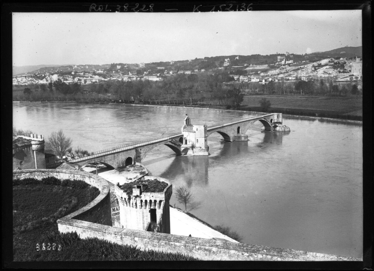 Avignon, le pont de Saint-Bénezet : [photographie de presse] / [Agence Rol]