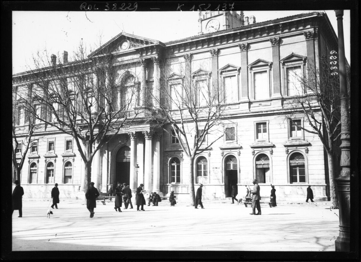 Avignon, hôtel de ville : [photographie de presse] / [Agence Rol]