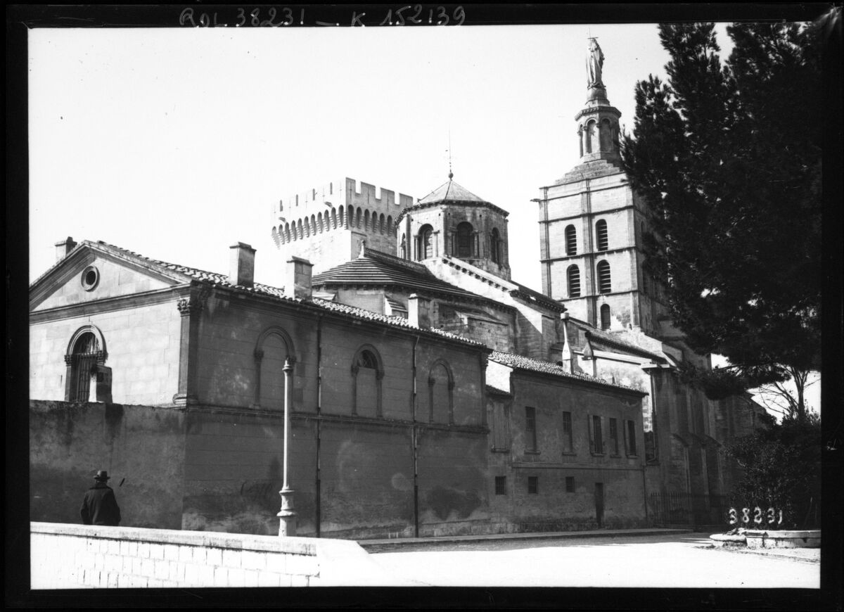 Avignon, église Notre-Dame des Doms : [photographie de presse] / [Agence Rol]