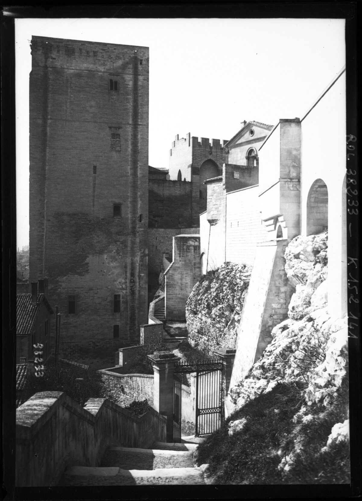 Avignon, le château des Papes : [photographie de presse] / [Agence Rol]
