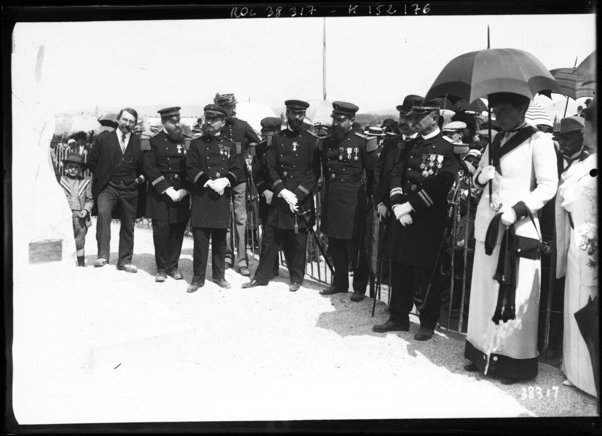 19-4-14, inauguration du monument Garros [à Fréjus], duchesse Mecklenburg-Schwerin : [photographie de presse] / [Agence Rol]